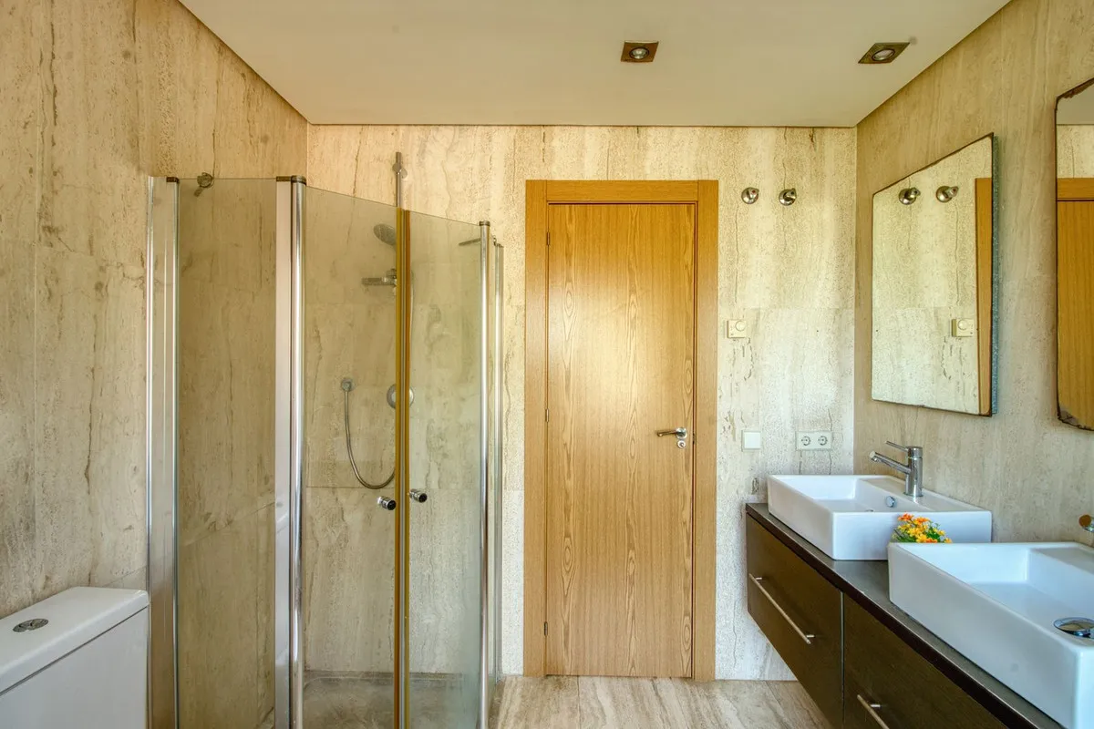 b6333bbe-249d-49a8-9c33-4daf5f83ed2c