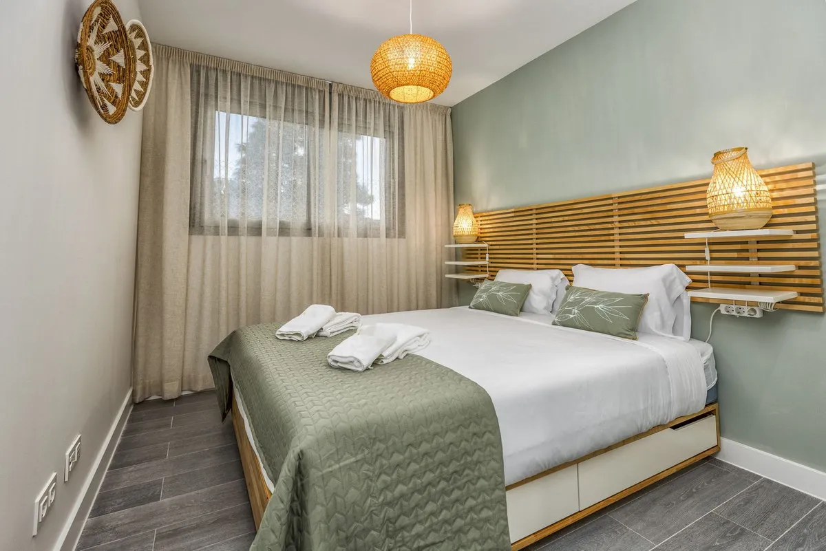 e2880c03-d09b-4572-a6d9-1668a7be7e3a