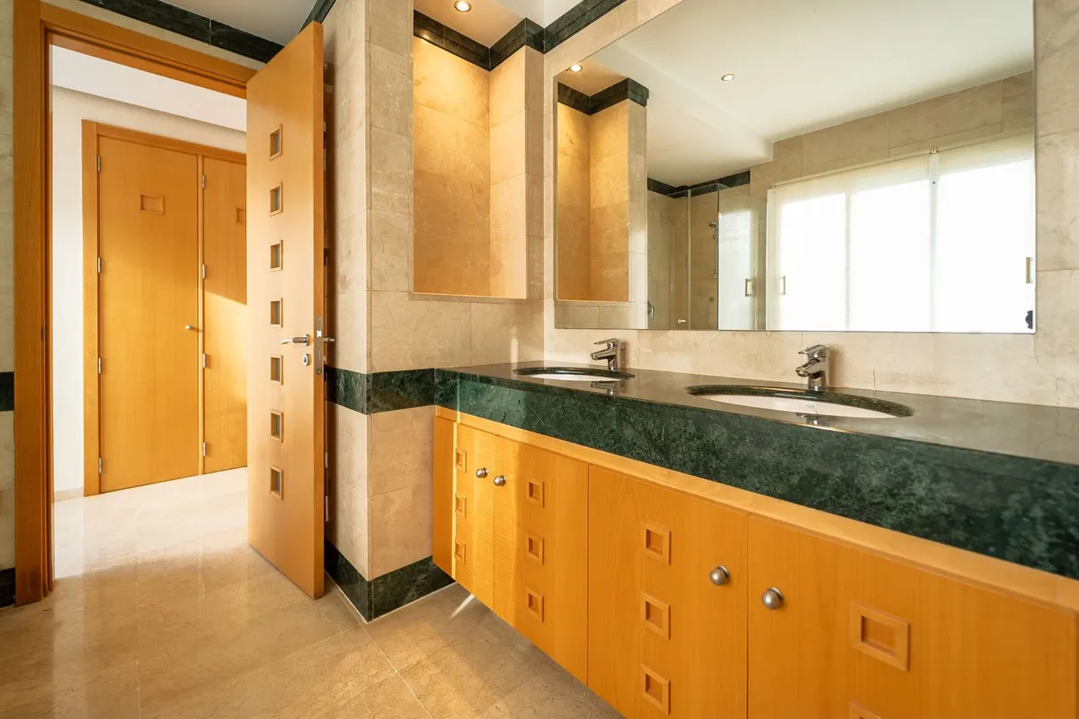 953e6ce1-8c9d-481e-b72a-cabf1e7b74d6