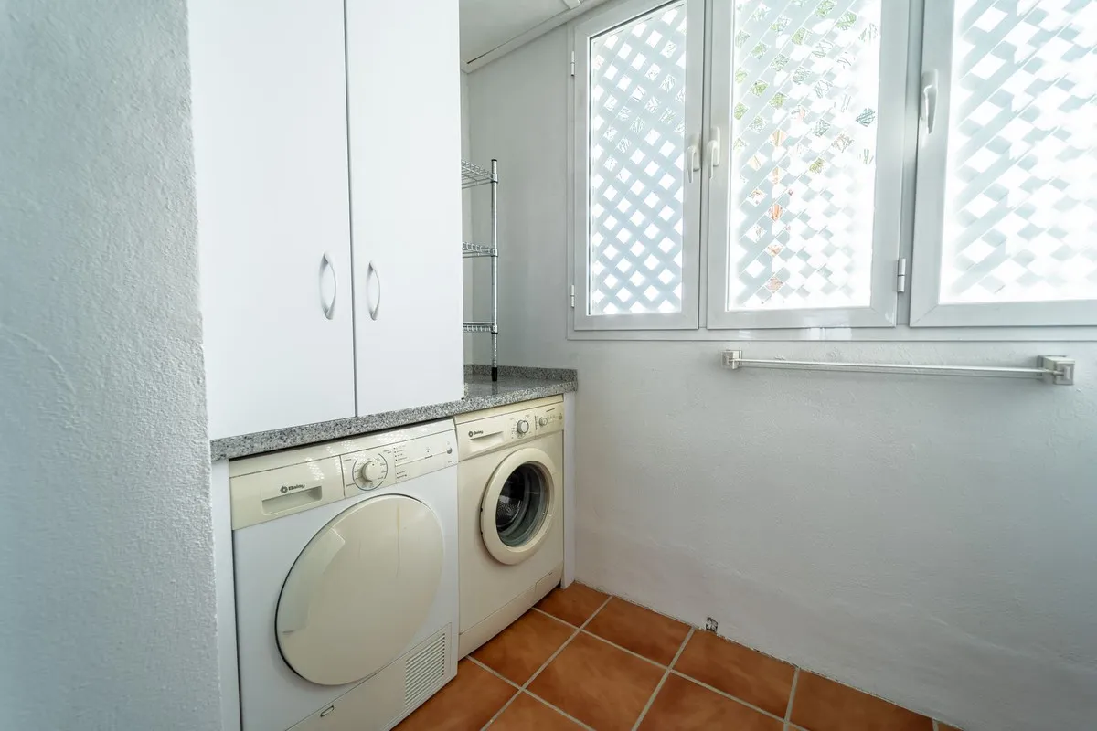 9b9dbff7-8d27-4ee2-bfdf-ca51559693a4