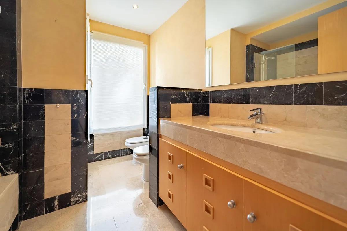 e04aee66-cf01-42cc-a83f-7a45ce2074e7