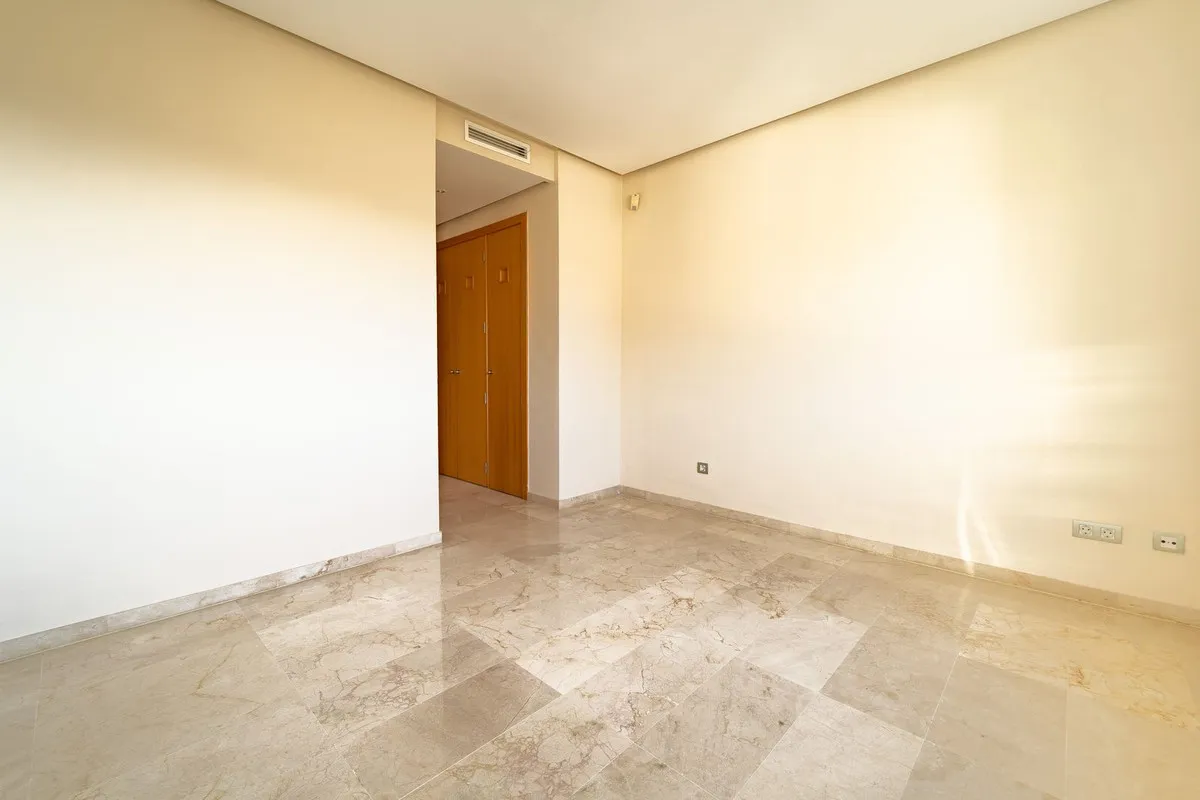 f6690413-5f03-4f5d-86ee-7ec39a6529b9