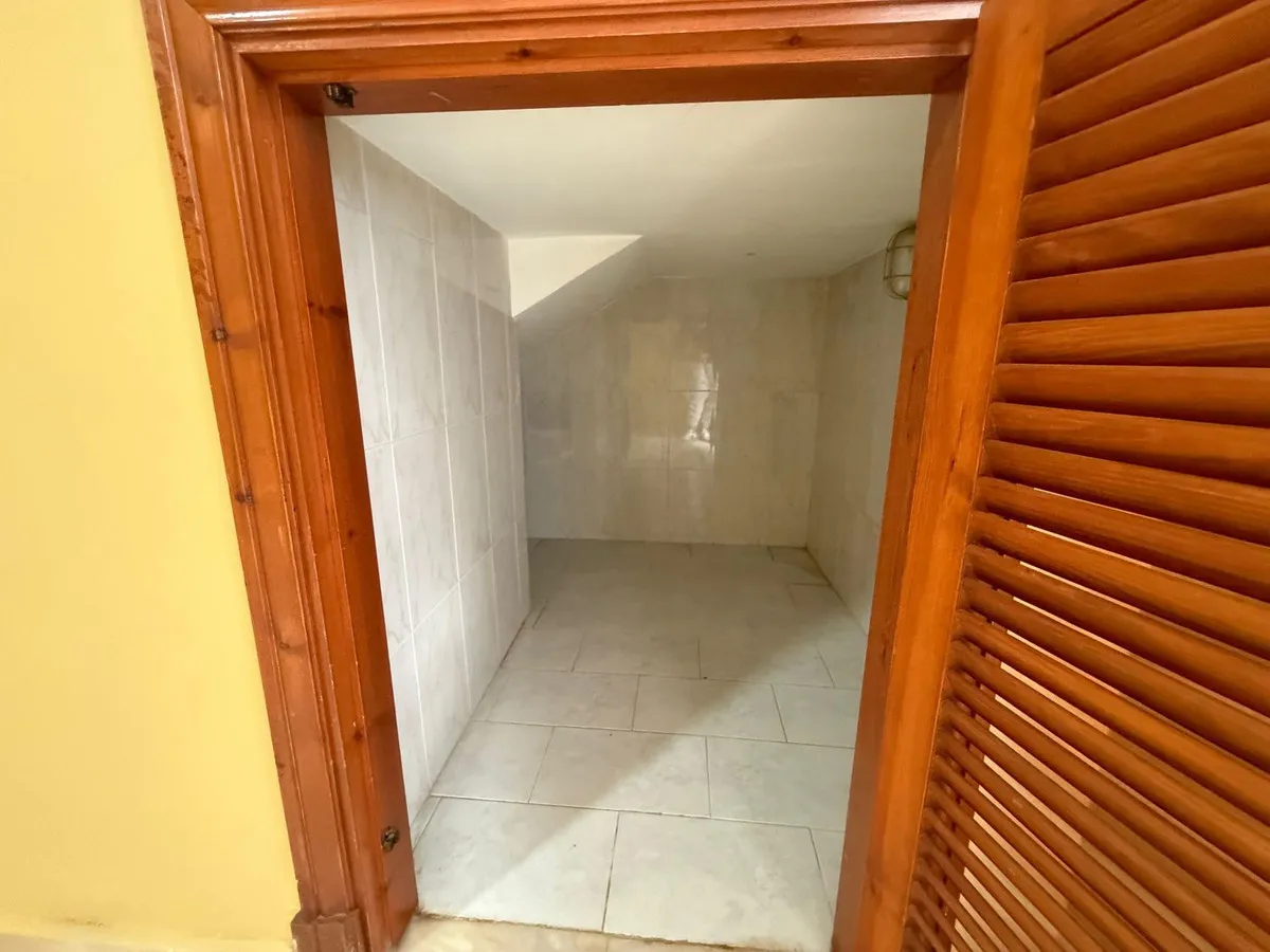 2f5fc1aa-4dee-42f1-a67d-d5a81c8bfb8d