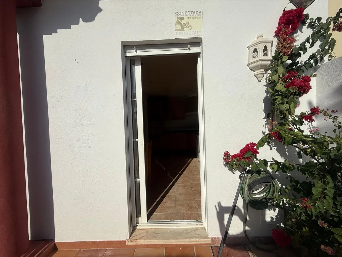 6aefcdfb-9bf4-4e69-82f1-8258a377305e