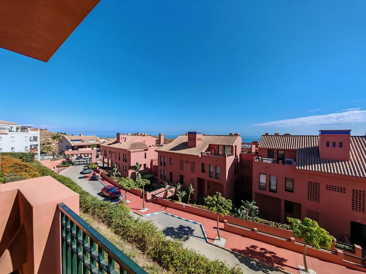 f0408172-79f3-4186-bd18-4e9f2fb74291