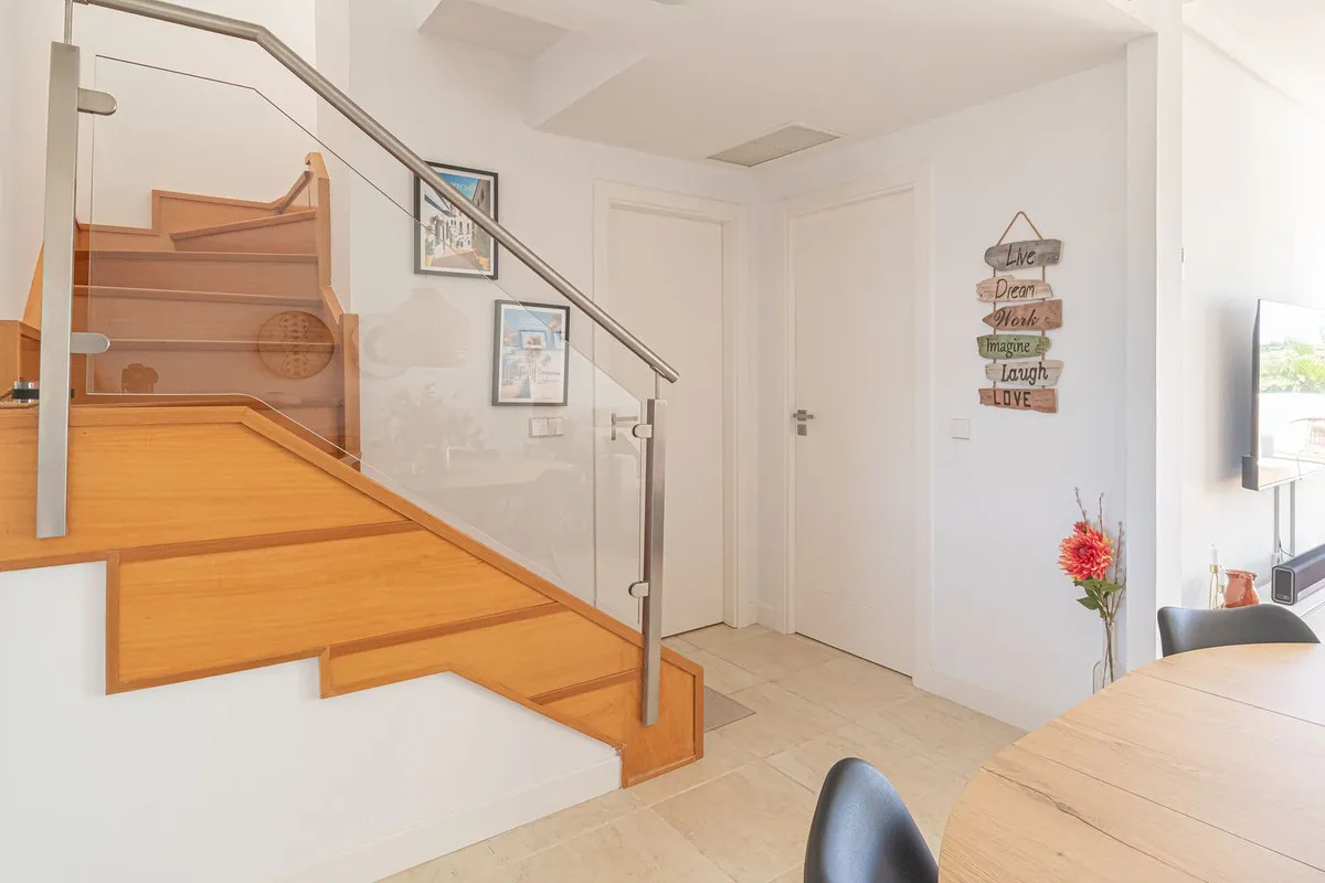 c61eebbc-5cb1-4cca-bab2-ca30a10ffa5c