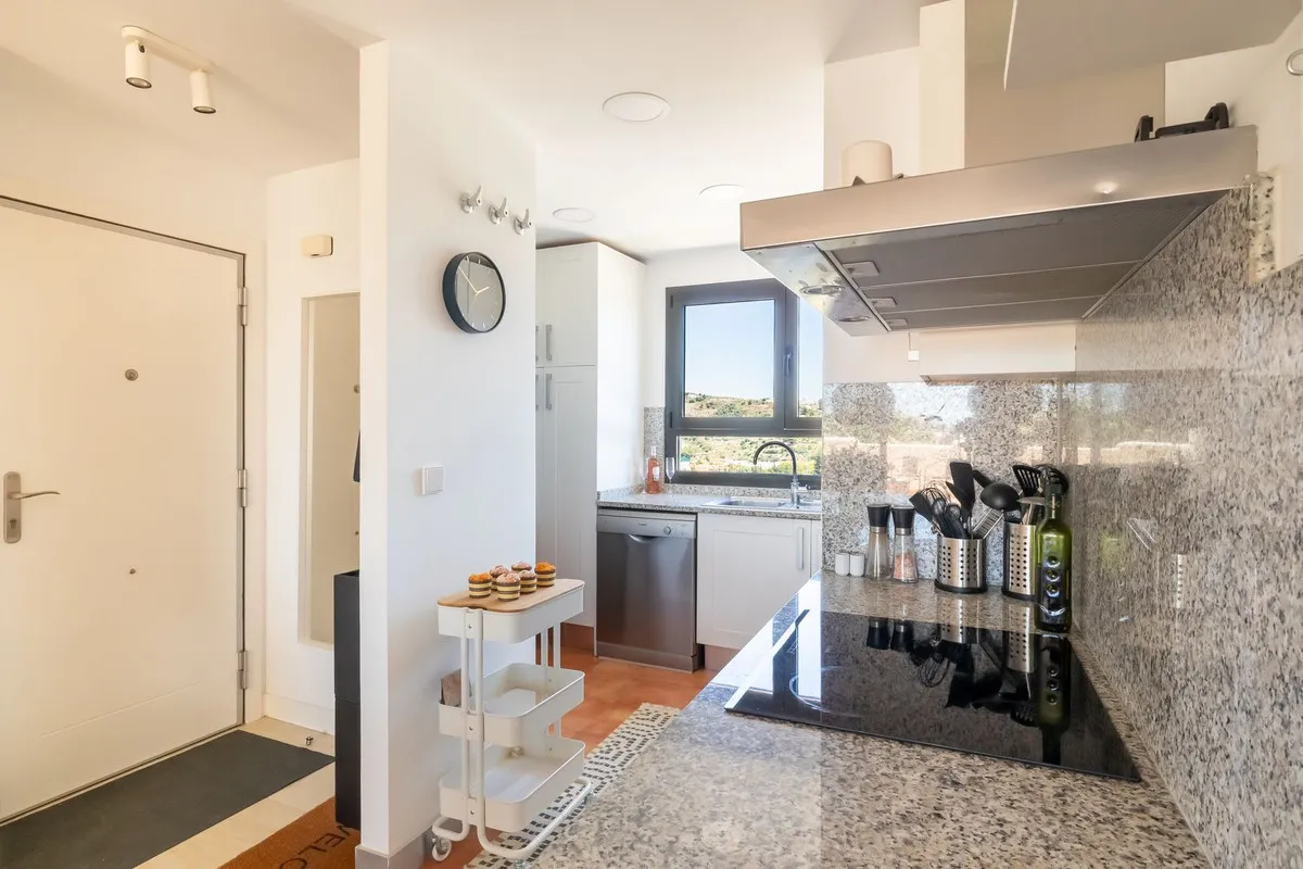 d9334782-7b97-433f-acba-2890f46ead69