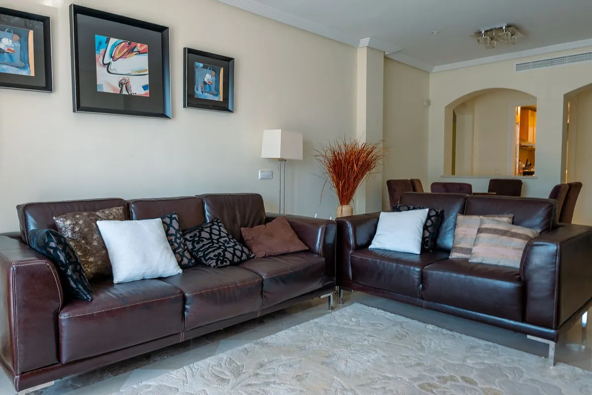 4e37f0c9-ad22-482f-b0cd-7889d5c50671