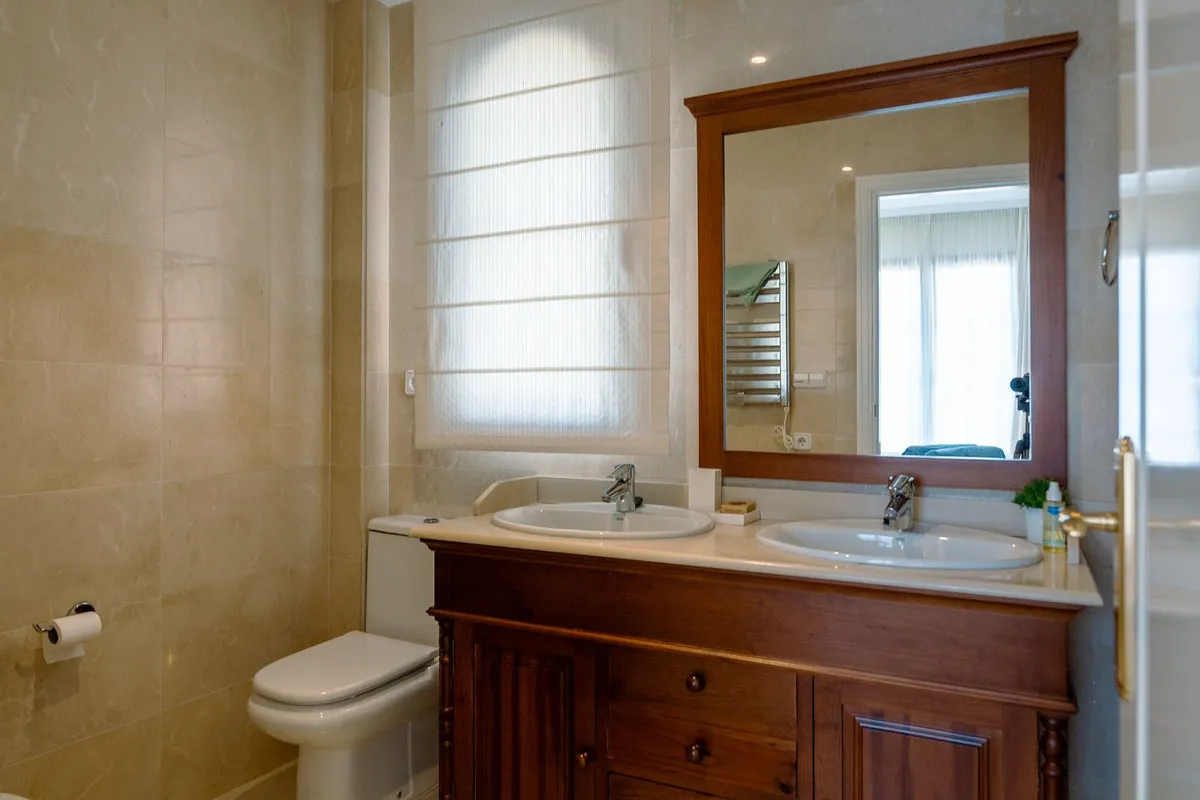 a3794890-024e-4c88-844d-89ecff13a1e7