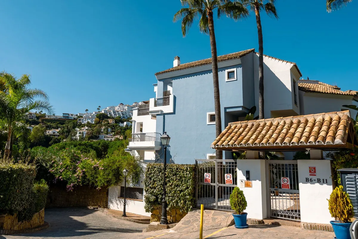 ff9cebf1-5077-488a-90d0-8ddf2b6b3524