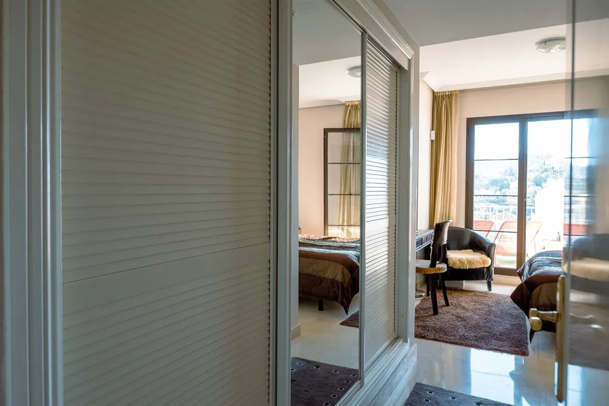 7e9bd378-0dc0-4338-945a-42b94651749b