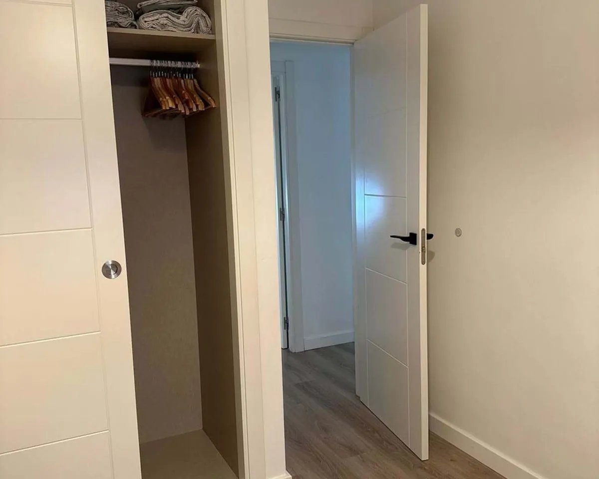 1c03363a-5cd9-4b0d-990d-b8acee35e183