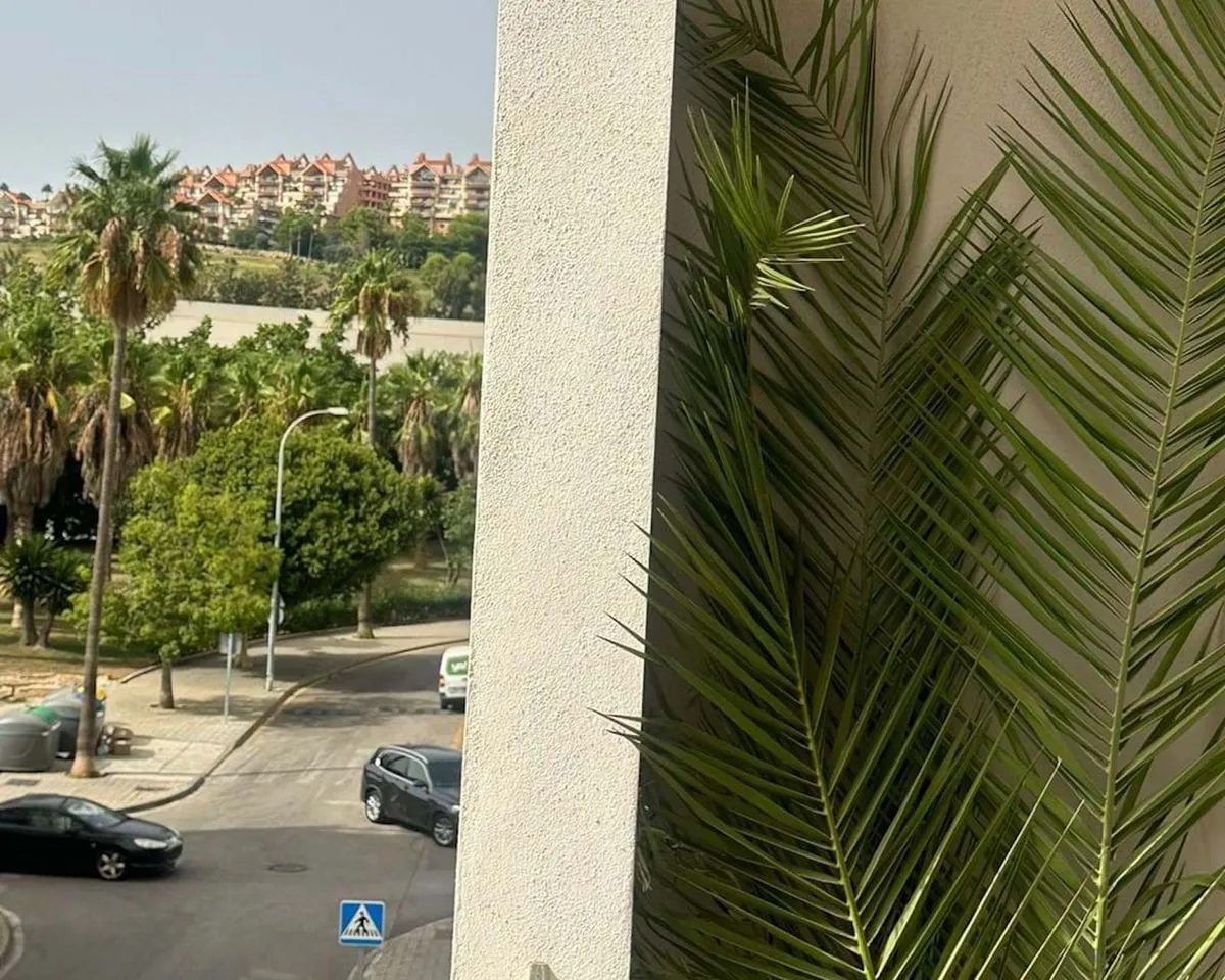 561d1402-47b1-40da-94ed-3f38e64c55aa