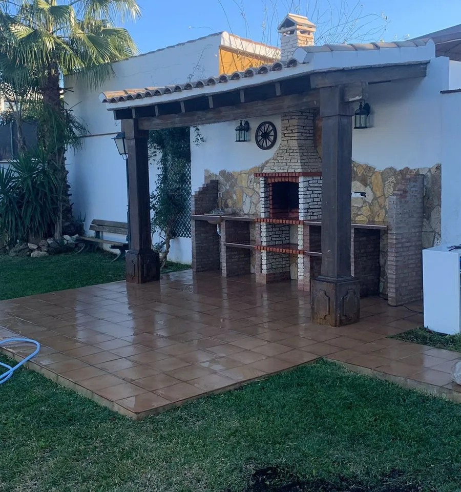 3bf9dff4-e096-496d-8908-4003c392d2a4