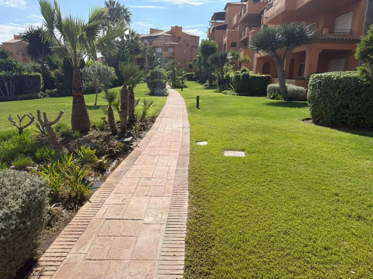 6cad26d2-2d09-4d51-851c-e6d61f7b6482