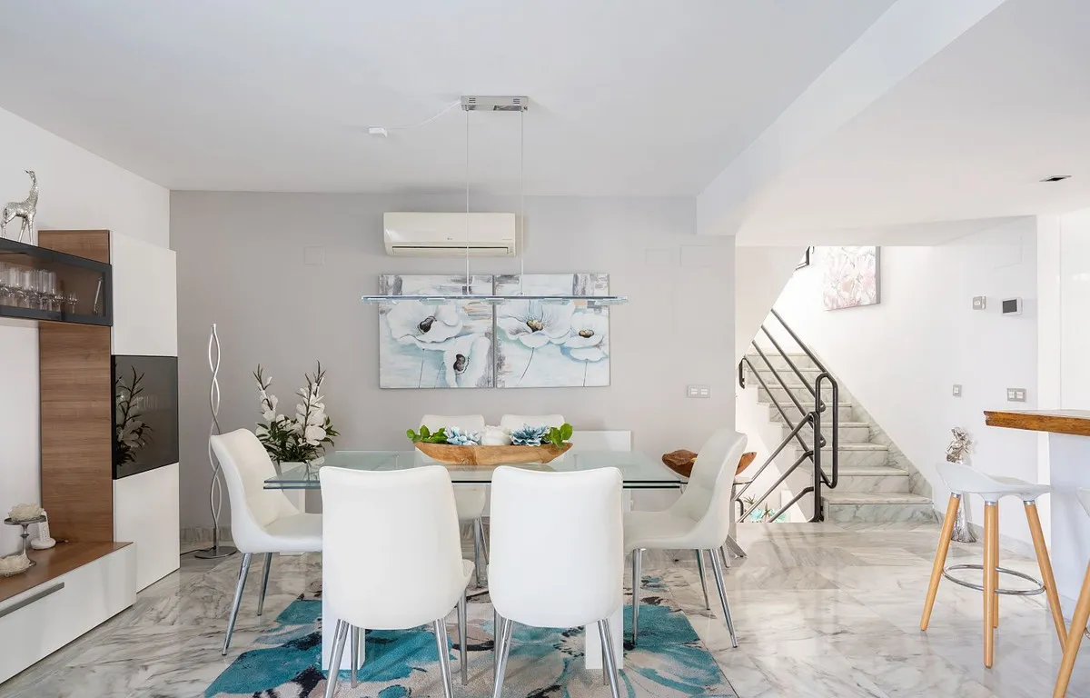 c17328fb-fbbd-4864-a72b-38dc94f3de36