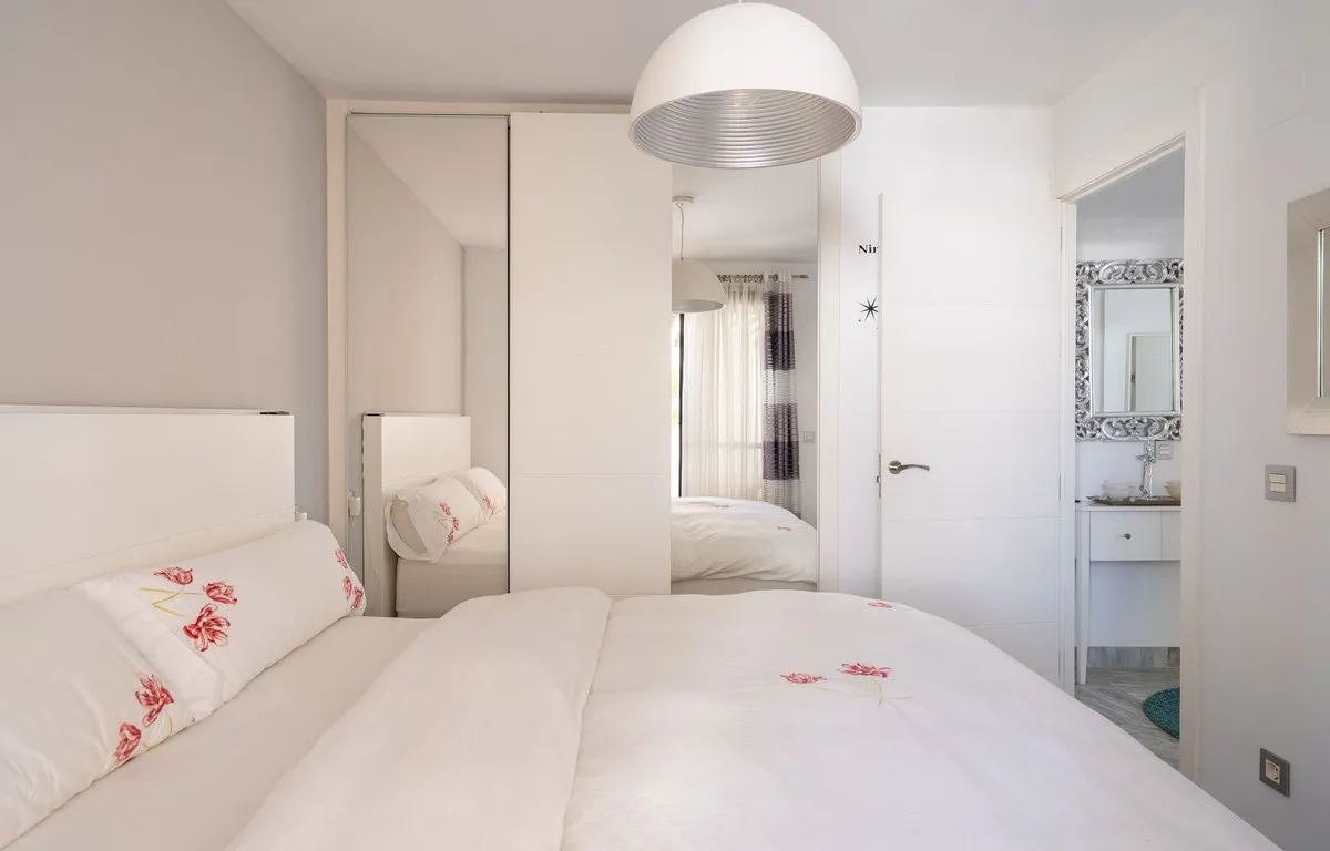 e770282b-d4e5-46eb-b91b-4f87922b3833