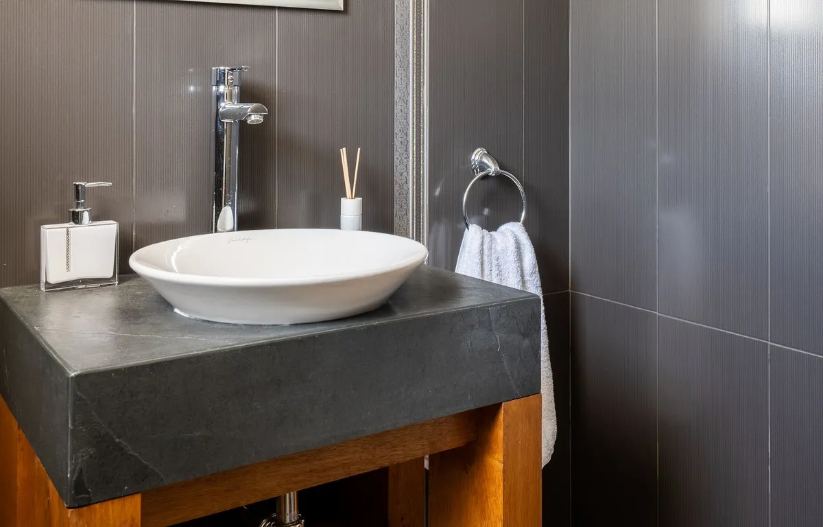 ef44a540-a5aa-429d-ba25-62a9ffad329d