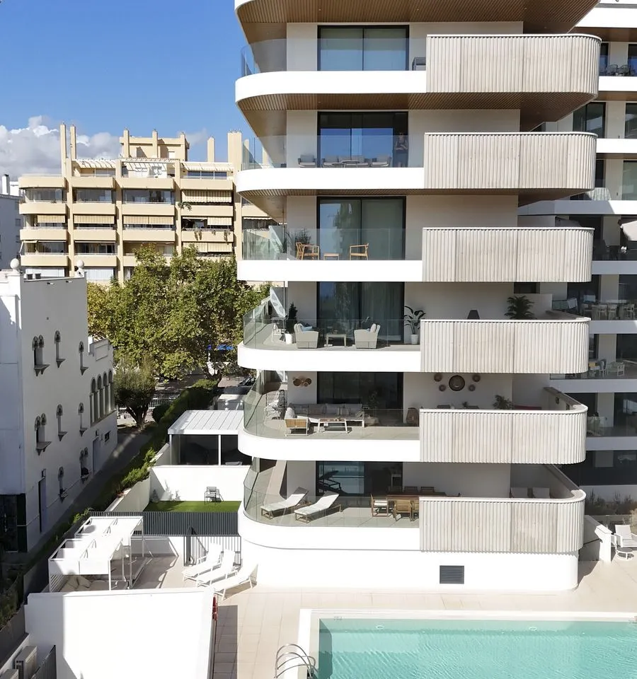 6ebbb994-3f9b-4c3c-a573-294b1564bbdd