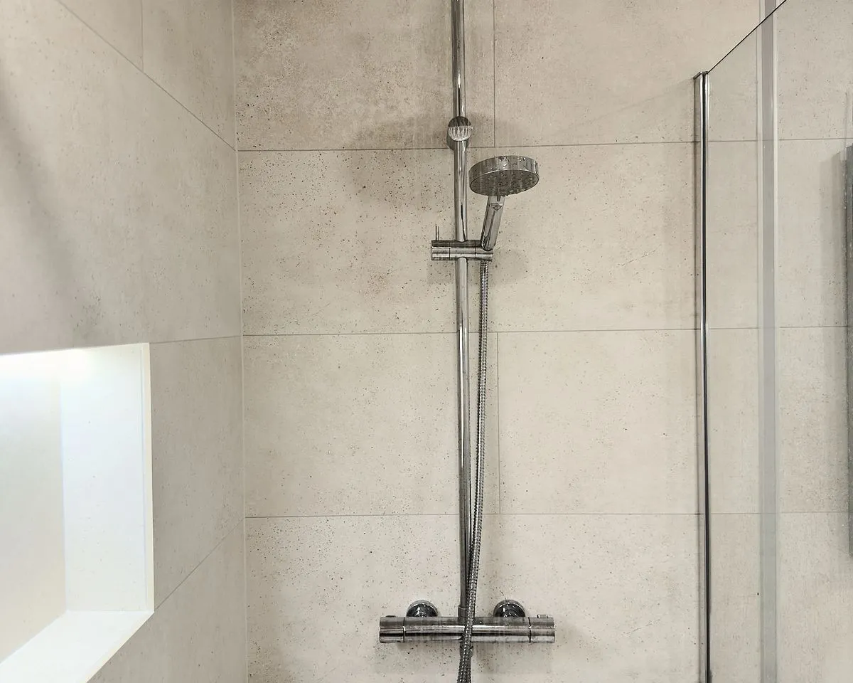 e0ee090c-6134-40b1-93d5-e1321d5d8491