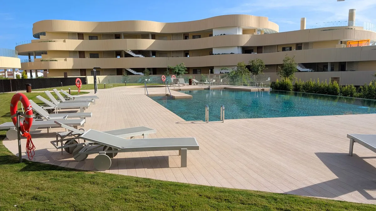 8f1a74d5-a652-4614-aab9-d9c4180fdf3f