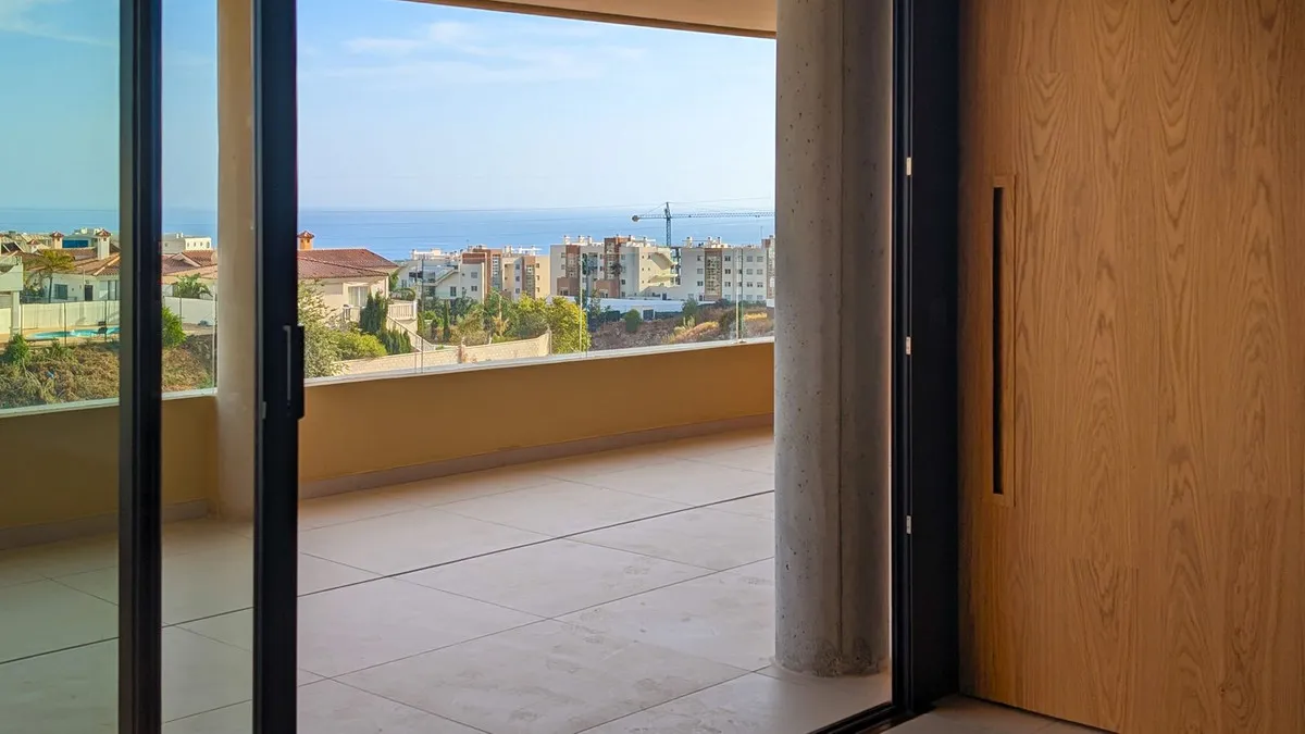 b8523ada-fa88-4870-aa2f-49f1a9071484