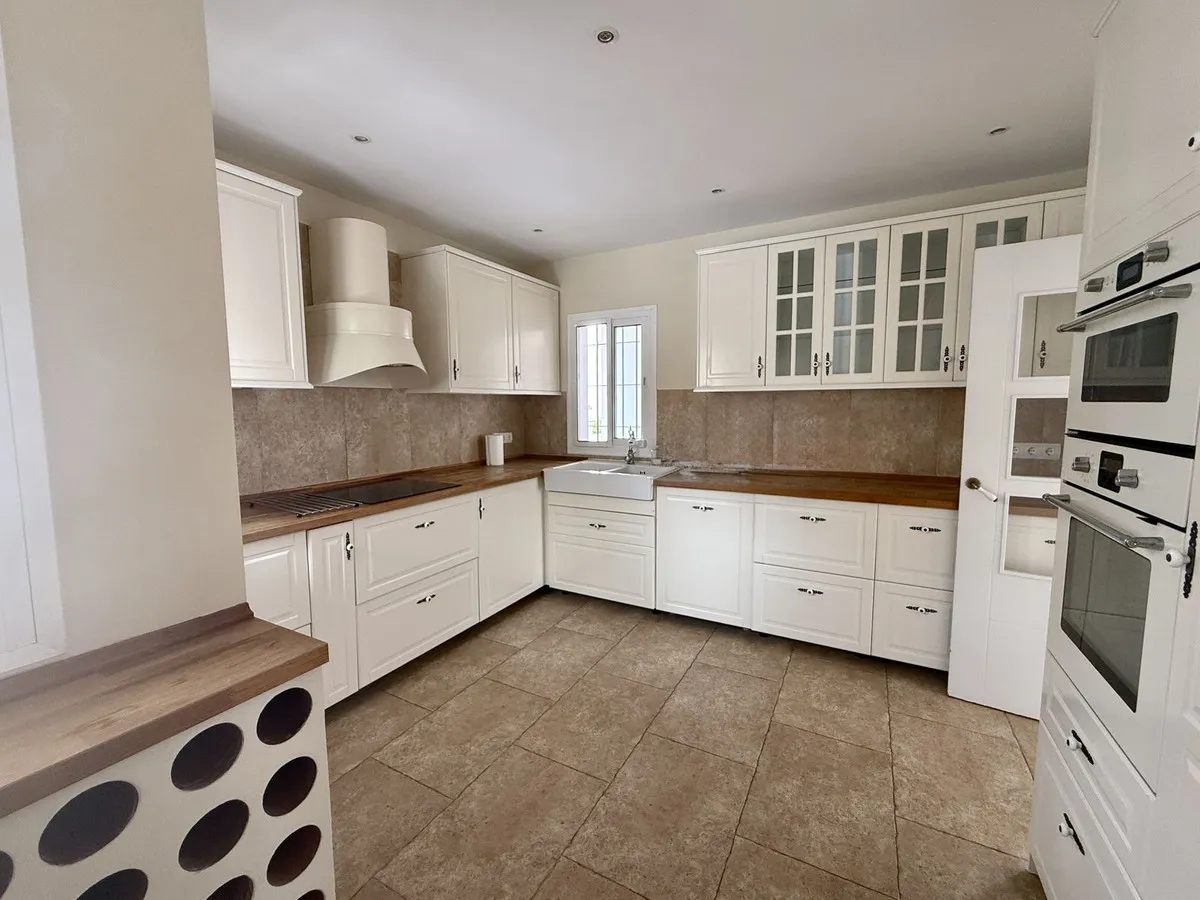 39e8a745-7b56-4235-aa8d-8b4593997a8f