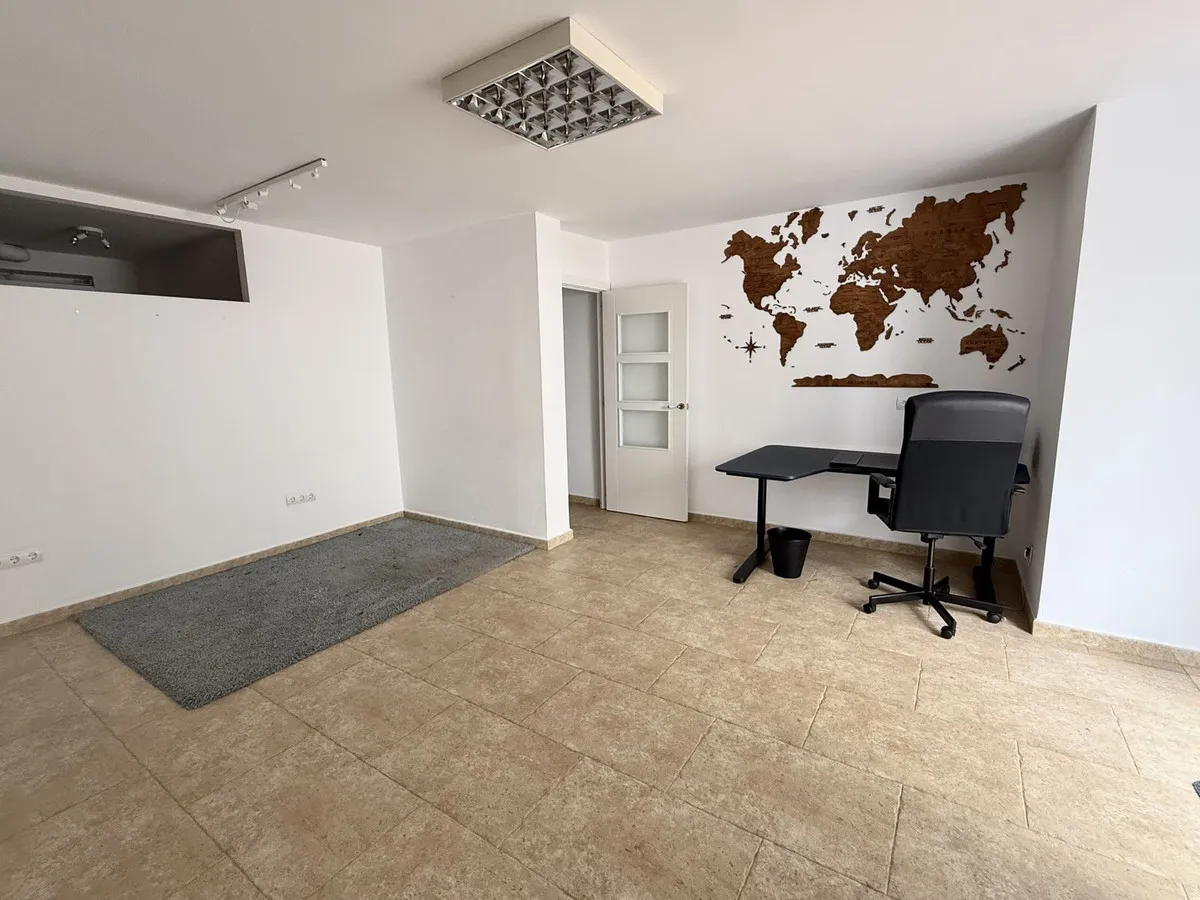 a40570f6-5d85-422f-b933-fc6b6cf34baa