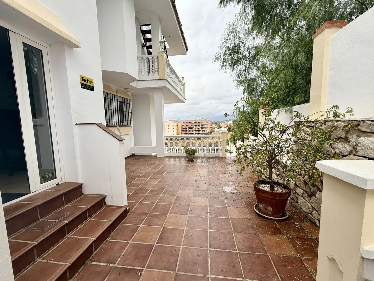 b1fd5229-4eb2-49f1-9a1b-6e80bb5d81f2