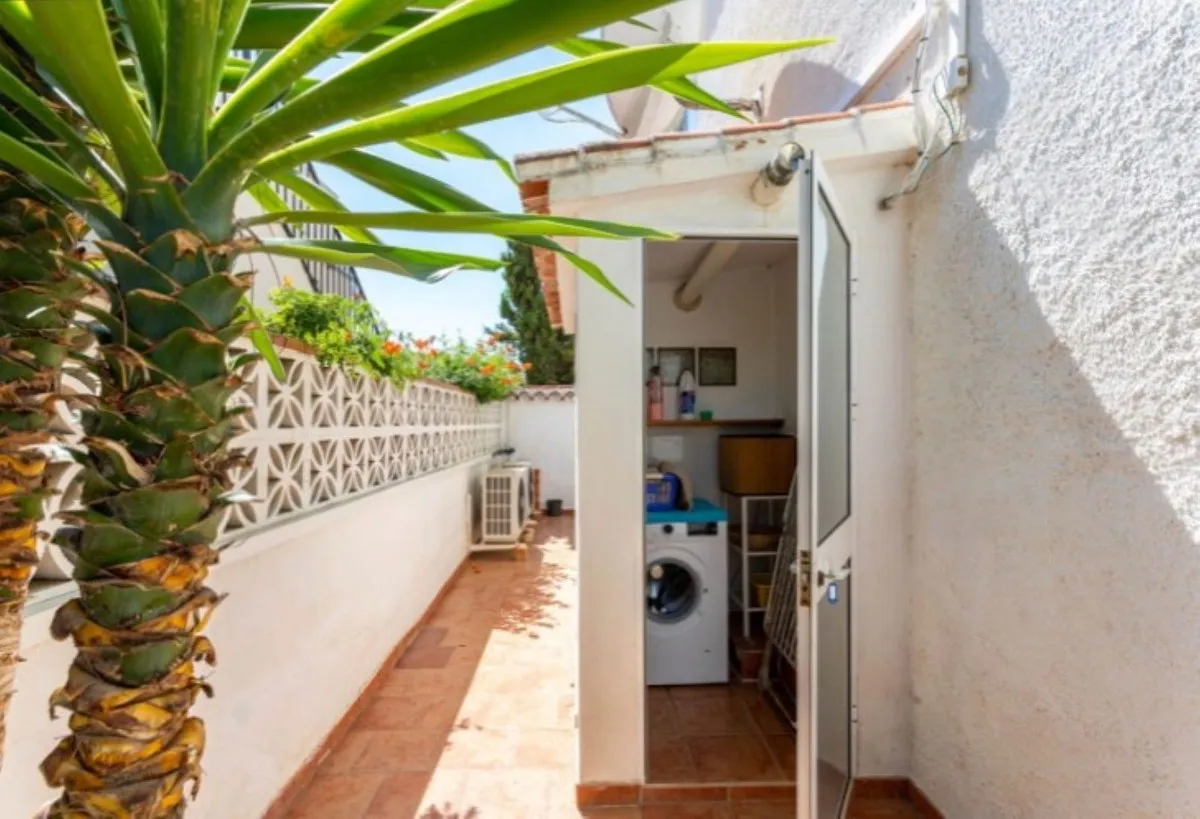 304b1026-226d-422c-98a6-fb23fbeff75c