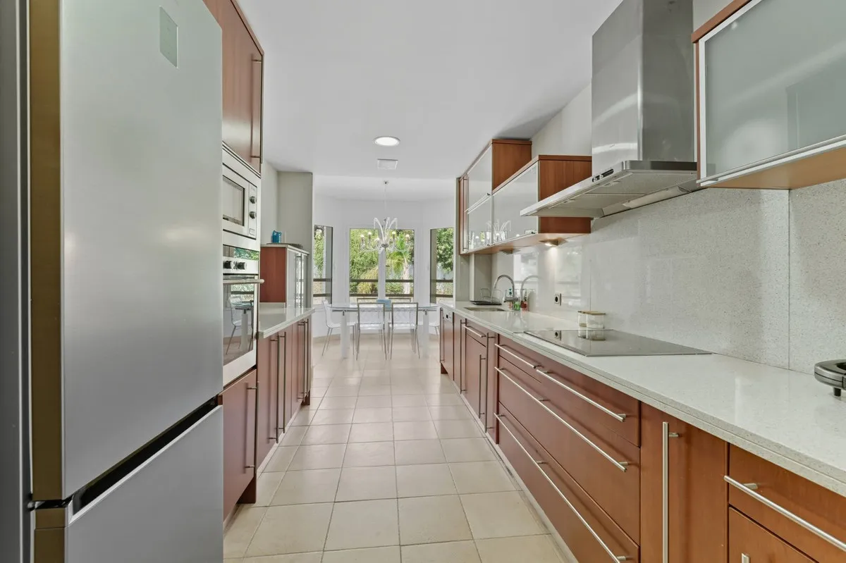 fc191d7c-e4cf-444a-9b03-a3f5807d1ea6