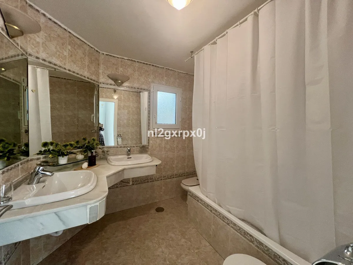 76f1d049-5d29-4de8-ab60-5f73aaa3db55