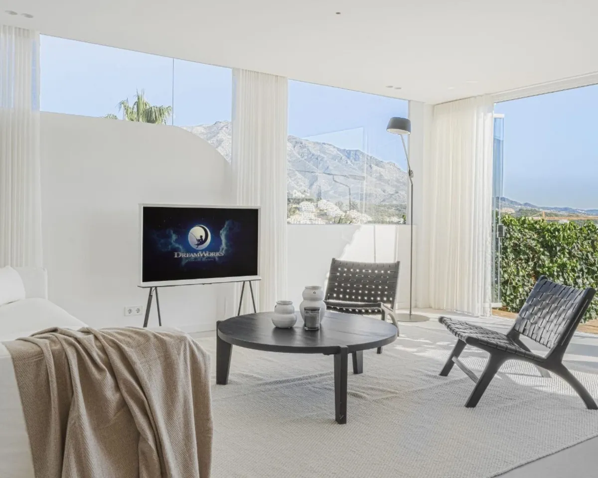 8a5ed6f5-c34c-4f96-a4b5-76f1e3135960