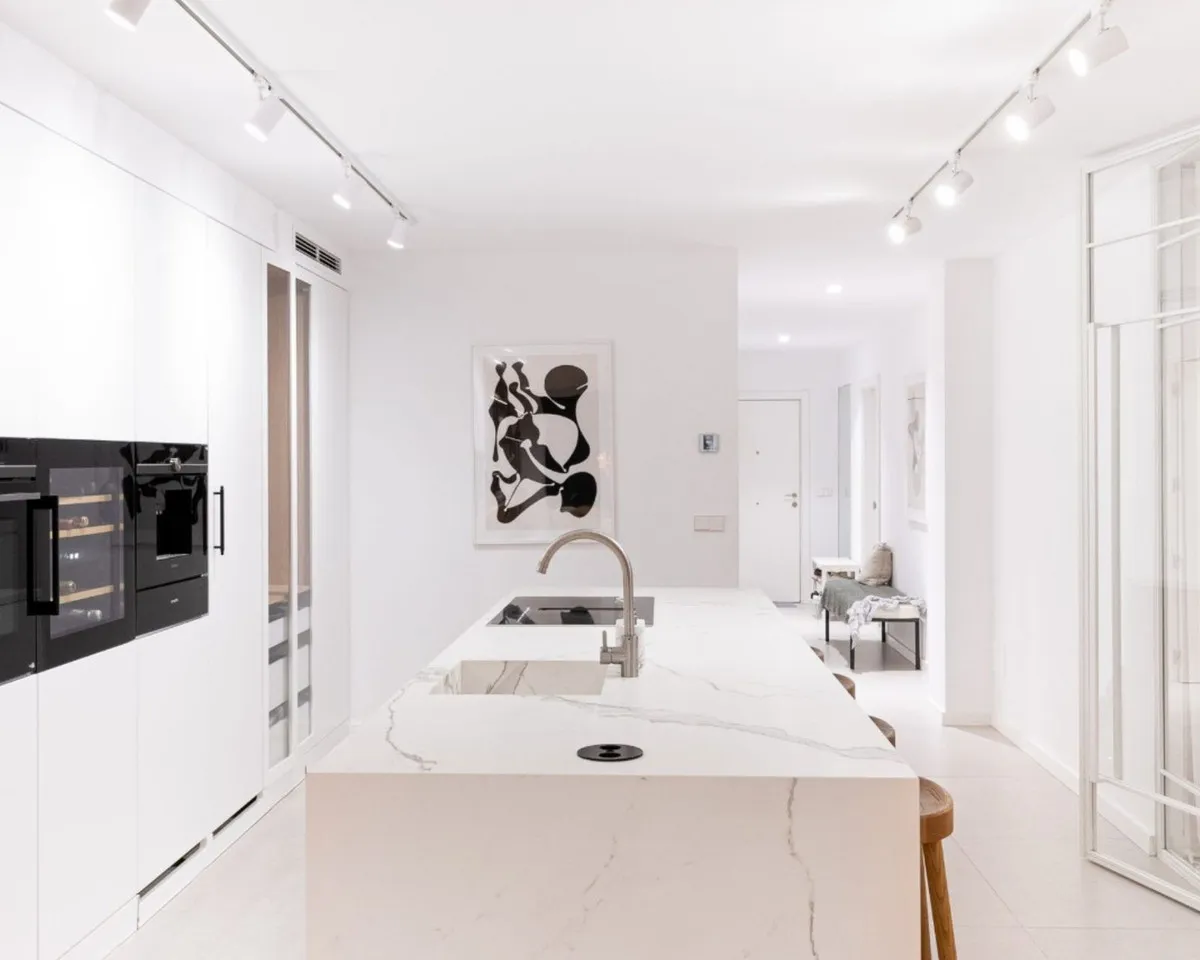 df093060-cadf-4d0e-8a4a-5155451f09a7