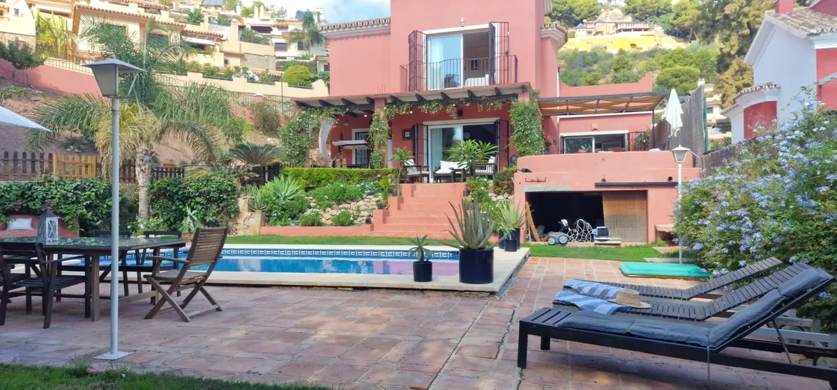 1a7c0978-f84d-42e6-89c8-b0a7134a03d0