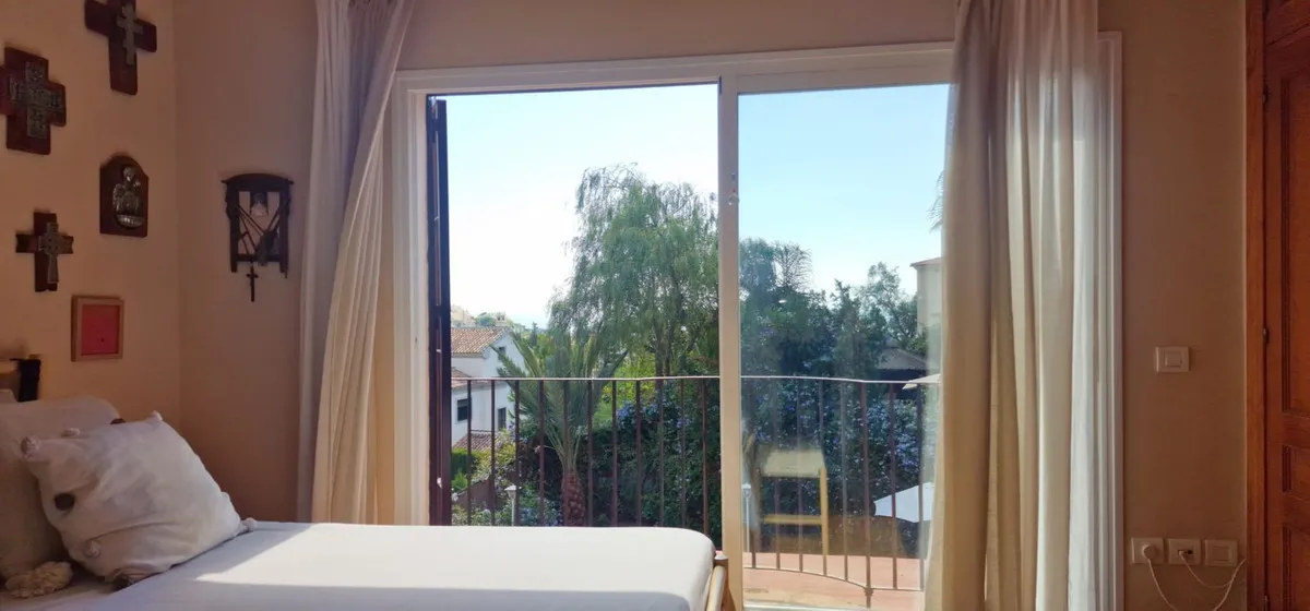 50c16cbf-cde0-44e7-a51d-030e3e5892a8