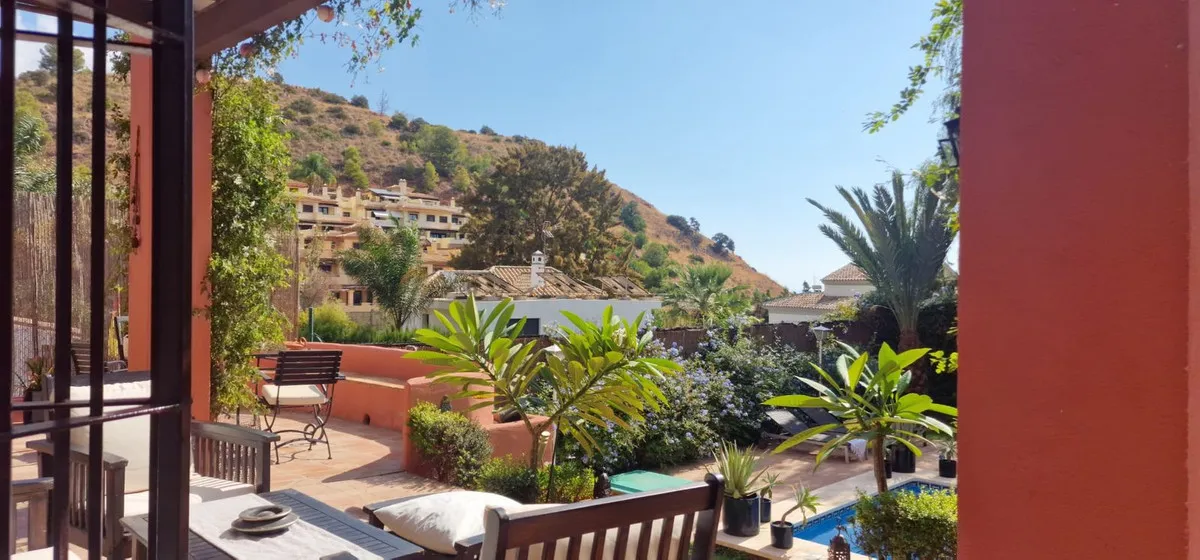 7c928bcf-0def-41a8-8e3c-f11907d60b2d