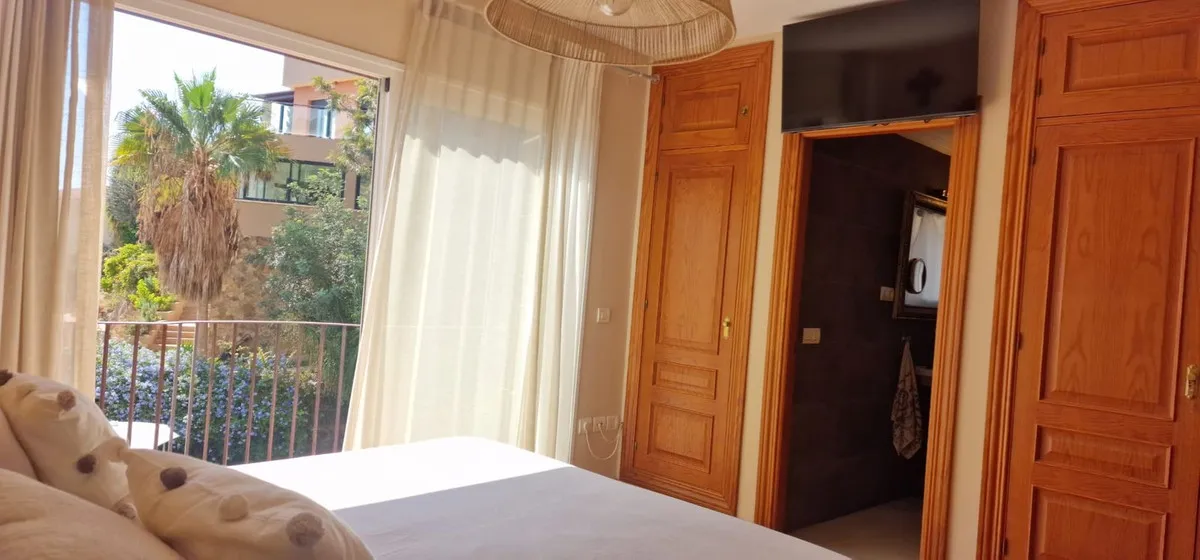 acfc4a18-728c-4459-806f-b11773f72fe6