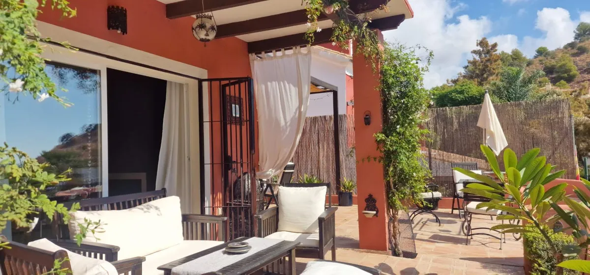 ec99b8d2-ae8d-4a09-9f52-4b45a4a2e7fb