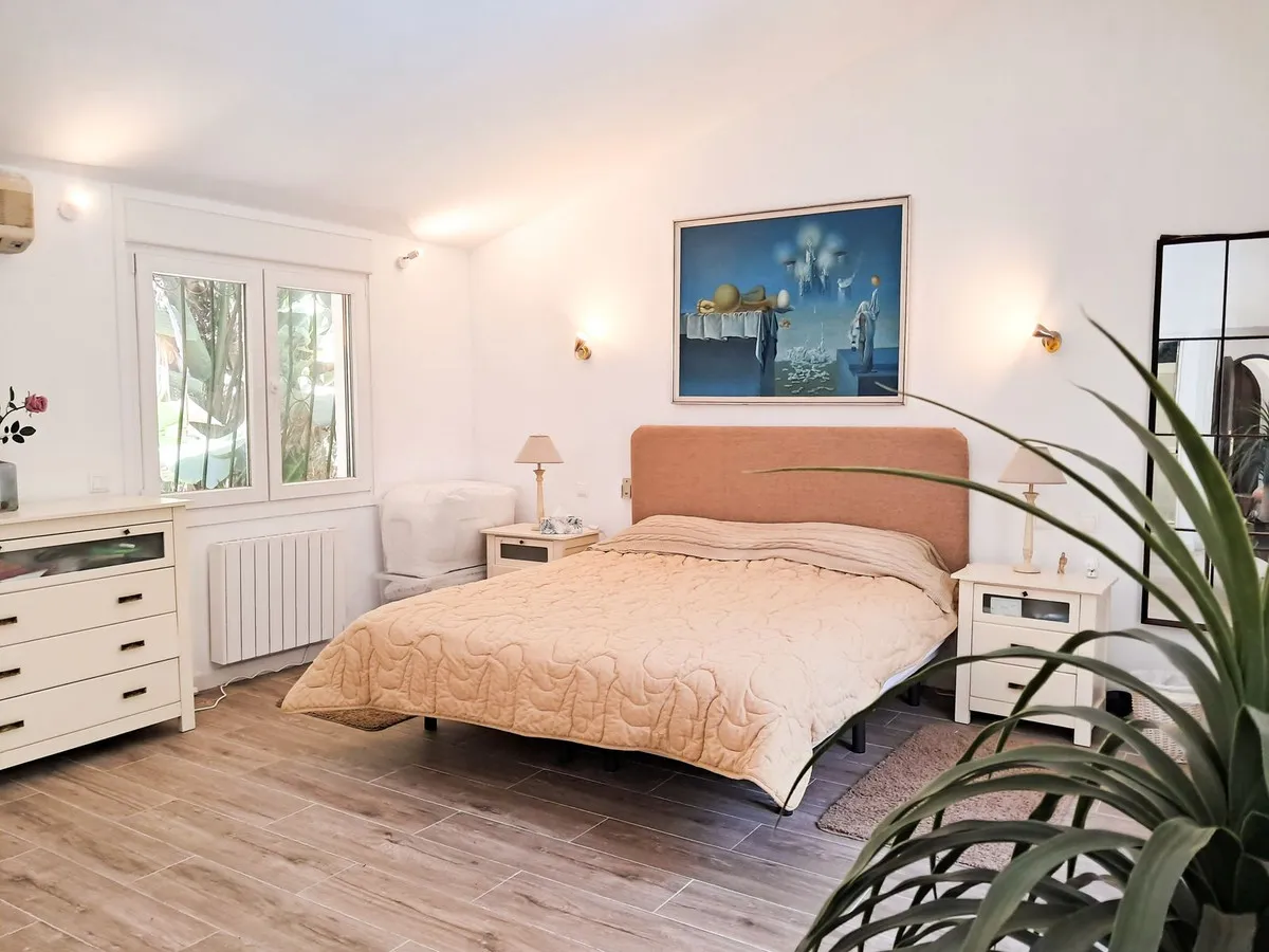 04242b02-4964-4033-9bbc-a1b68dbf82ec