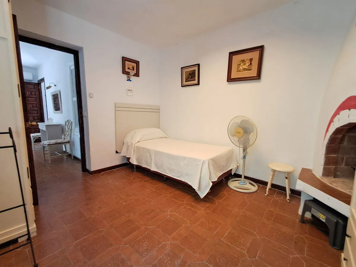 daf96084-7fba-40e1-bc8e-c381770d472c