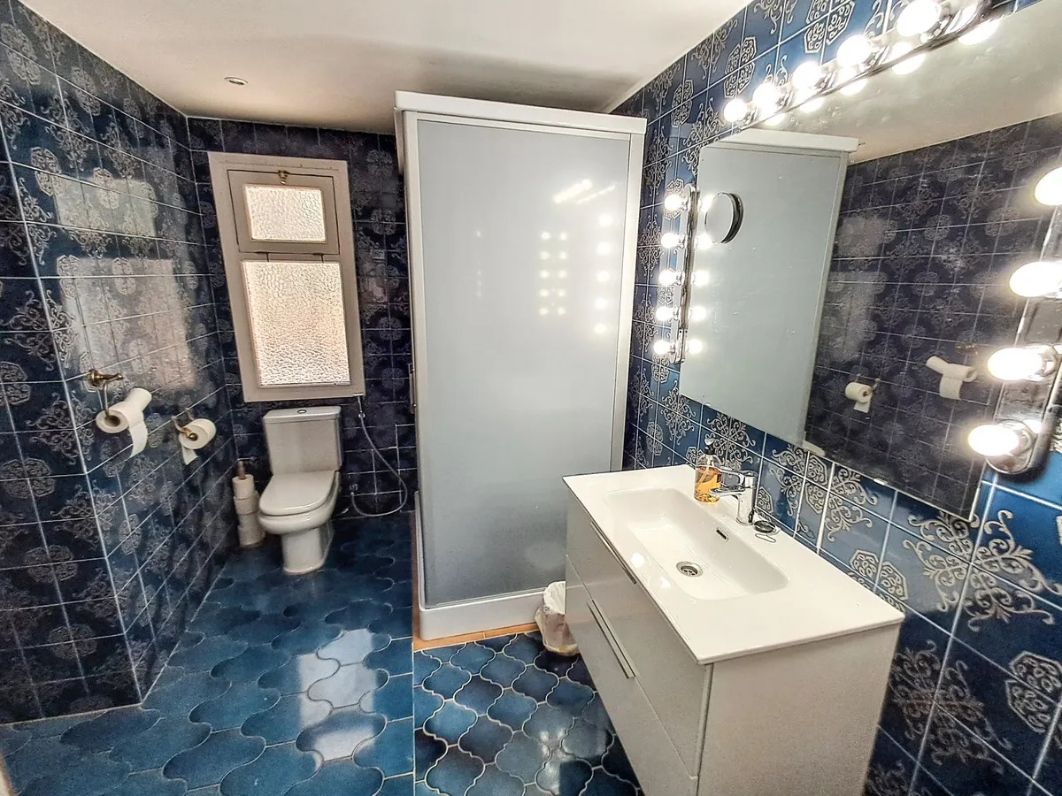 f7b00dac-a874-4823-9053-c914229e603b