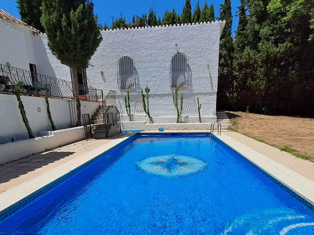 f8a540e2-d7ac-4efc-9d87-034db1140589