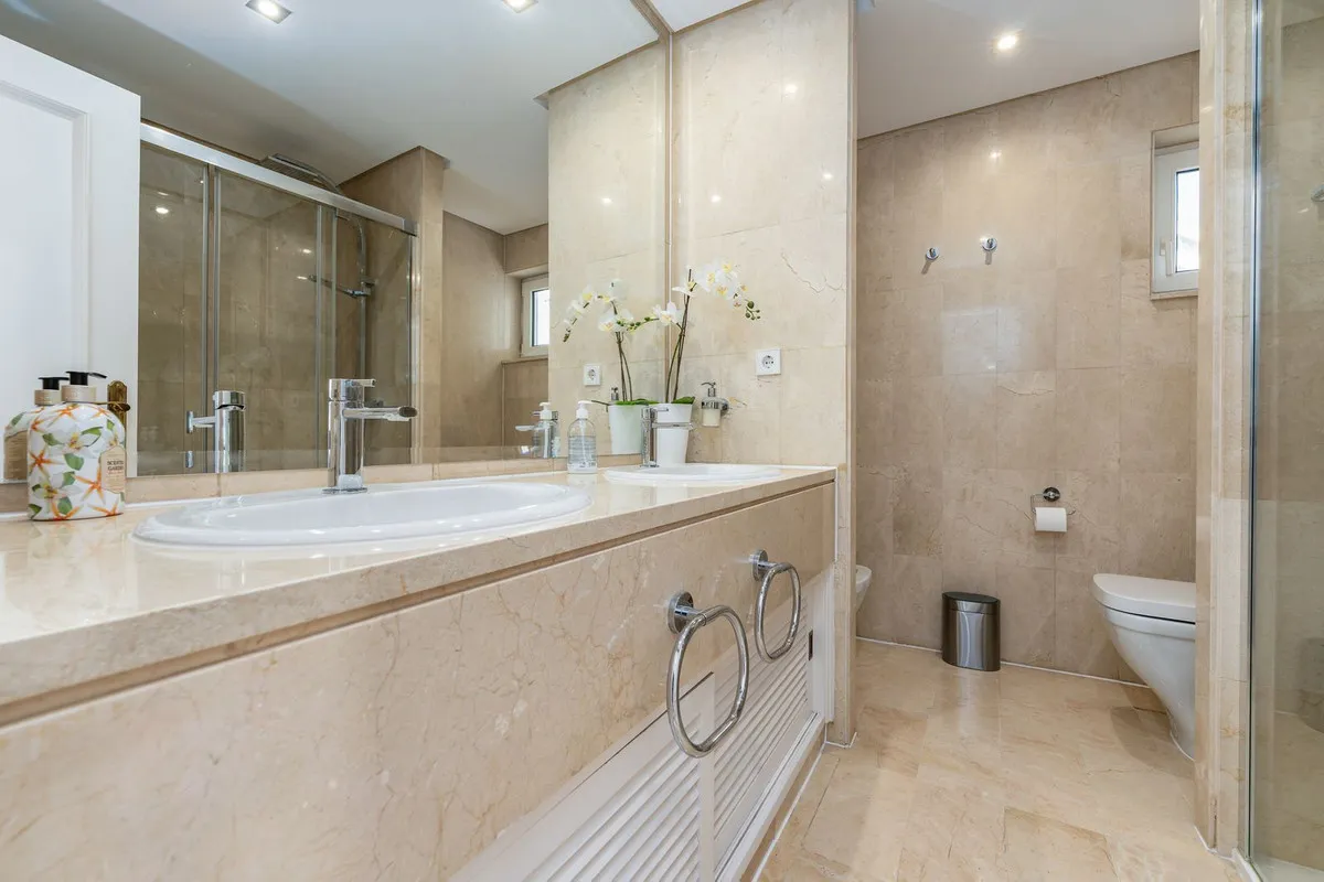 16b4d2fd-4fdf-43f5-aa3f-72034dc974ed