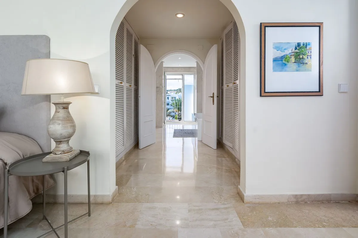 18ea3e7d-9720-4f65-8e4d-af49b384d69e