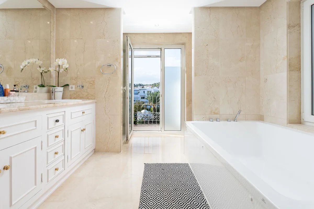 26d7ca6e-a247-4ab1-aaa9-63bebe122e2b