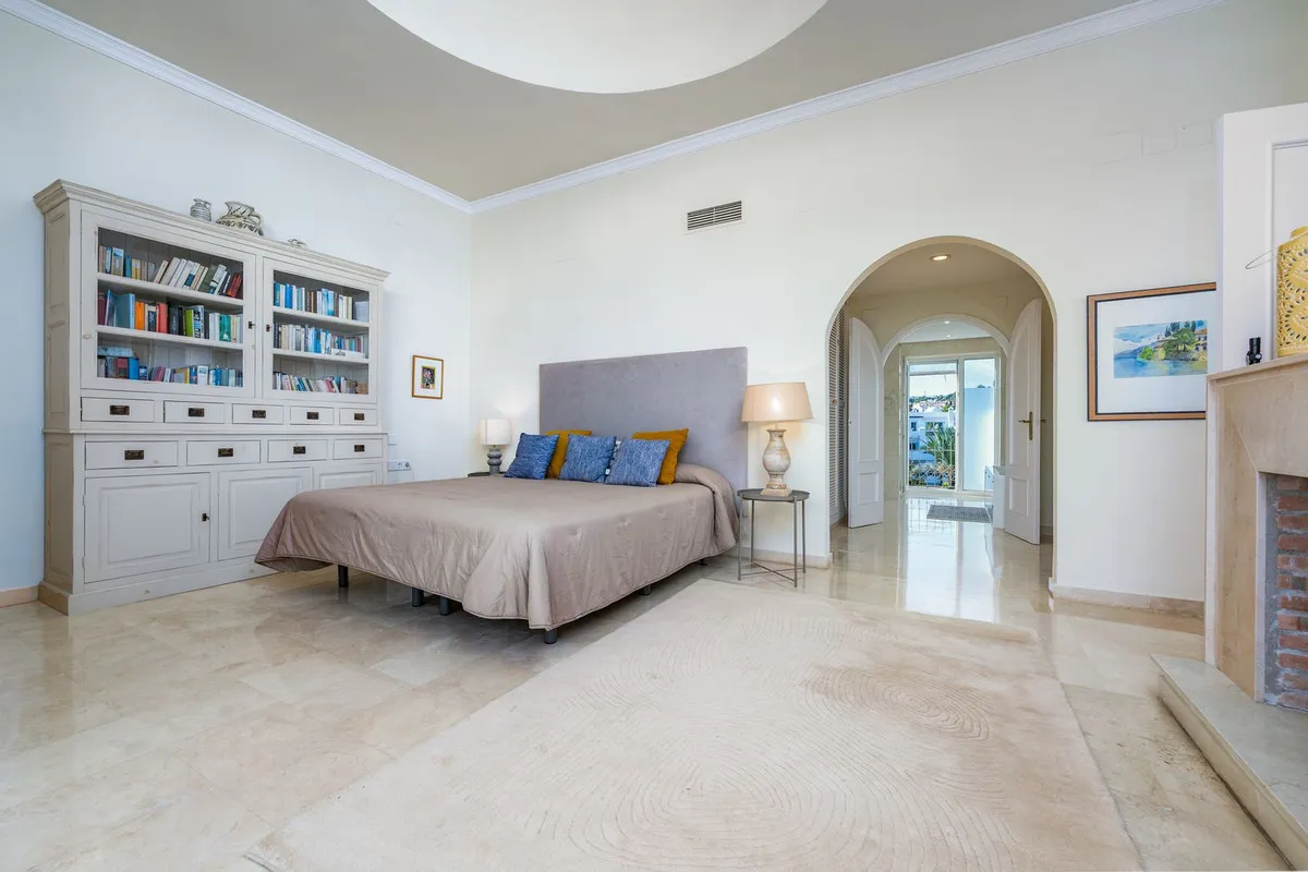 2cbac4cb-faad-4c44-a6d5-51aba3234096