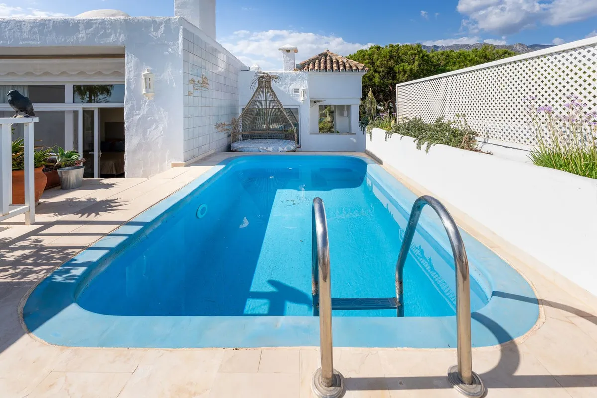 64885162-6a33-4825-b3a6-518eab7e73f6