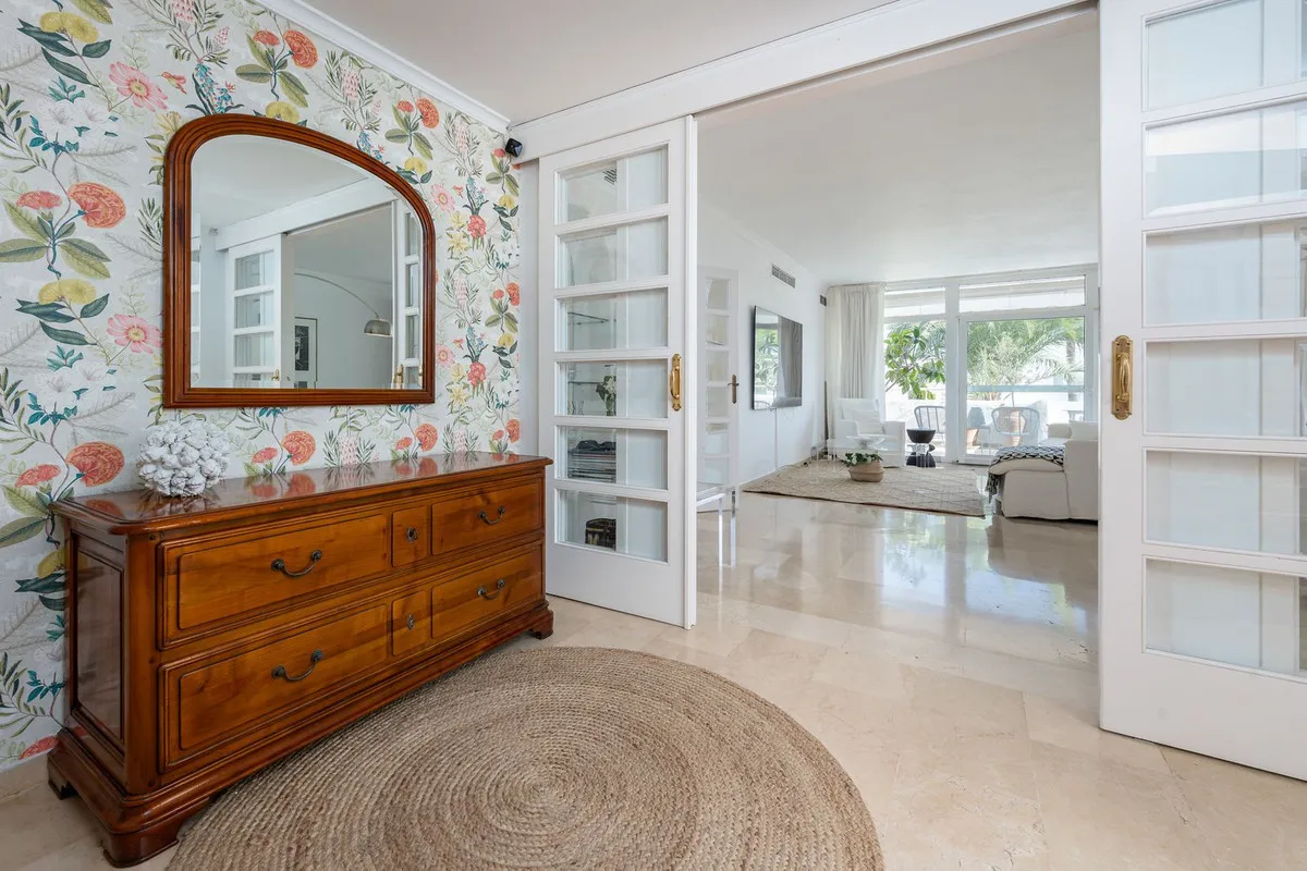 7a8bf01b-1809-4f00-8273-8cd6f49149c8