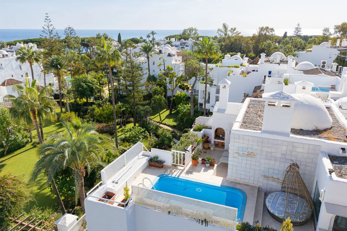 Luxurious Corner Duplex Penthouse on Marbella’s Golden Mile